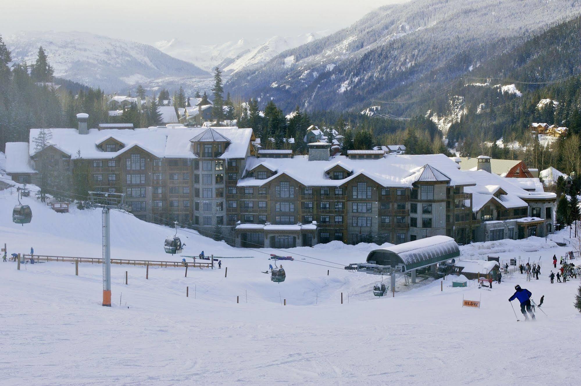 First Tracks Aparthotel 4*